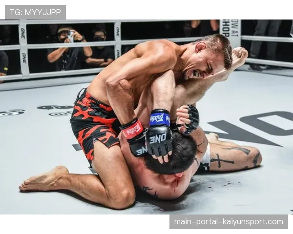 ONE周五格斗夜146战报:中国选手张金虎遭违规戳眼告负 ONE周五格斗夜146战报:中国选手张金虎遭违规戳眼告负